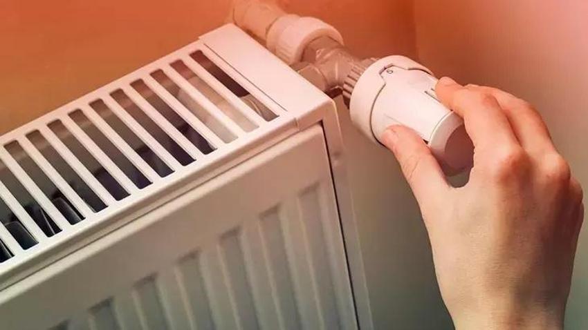 Kalorifer peteklerinden güzel koku yayılıyor! İşin sırrı yağlı kağıt ve pirinç