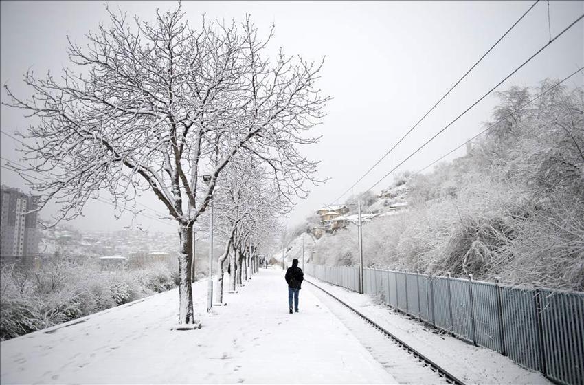 Karla karışık yağmur ve gök gürültülü sağanak yağışlar geliyor! Meteoroloji sel, su baskını, yıldırım, heyelan ve kuvvetli rüzgara karşı uyardı