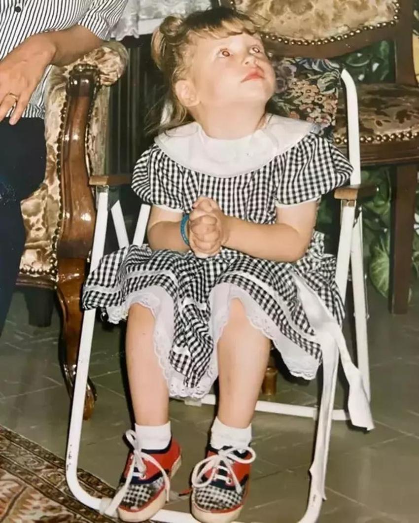 Yasemin Sakallıoğlu geçmişe götürdü! Kilosuyla dalga geçti