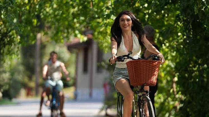 İnci Taneleri heyecan dolu yeni bölümü ile ekrana geldi: Dilber ne yapacak? Azem neye karar verecek?
