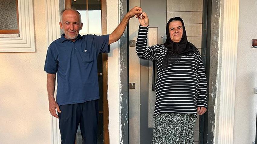Hatay'da depremzedelere köy evleri teslim edildi