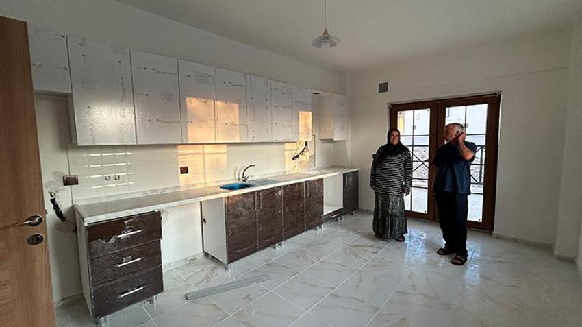 Hatay'da depremzedelere köy evleri teslim edildi