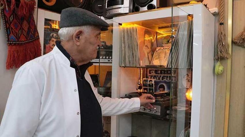 Ankaralı berberin antika sevdası dükkanını müzeye çevirdi
