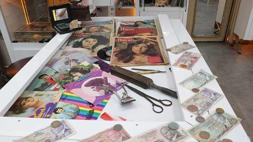 Ankaralı berberin antika sevdası dükkanını müzeye çevirdi