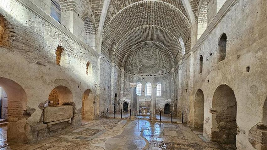 Antalya'da 'Noel Baba'nın ayak bastığı mozaik kapatıldı