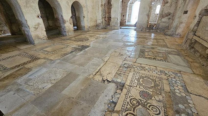 Antalya'da 'Noel Baba'nın ayak bastığı mozaik kapatıldı