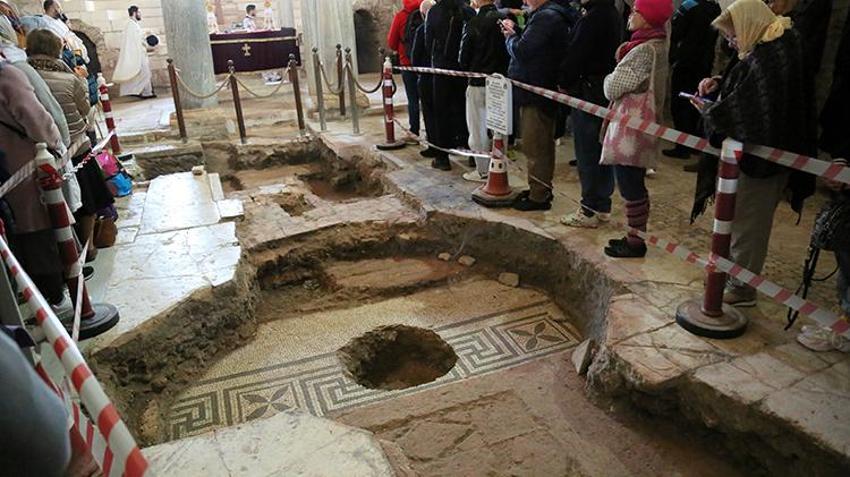 Antalya'da 'Noel Baba'nın ayak bastığı mozaik kapatıldı