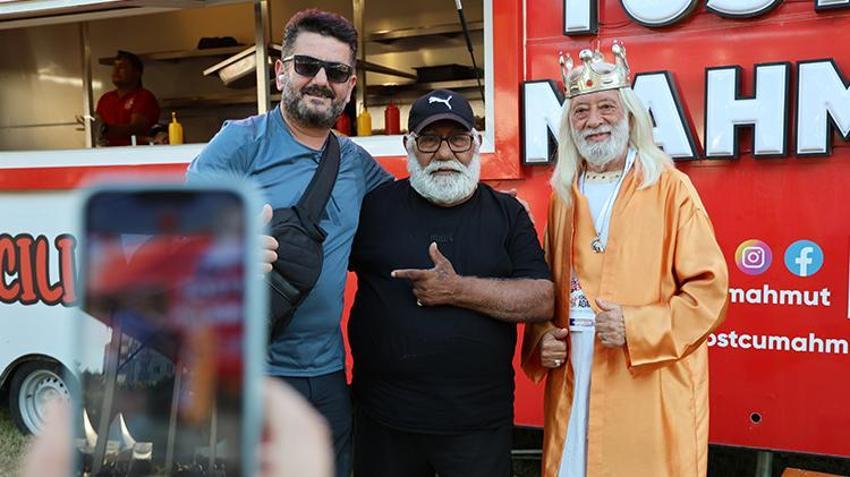 Hintli turistler Adana lezzetlerine hayran kaldı! Lezzet festivali devam ediyor