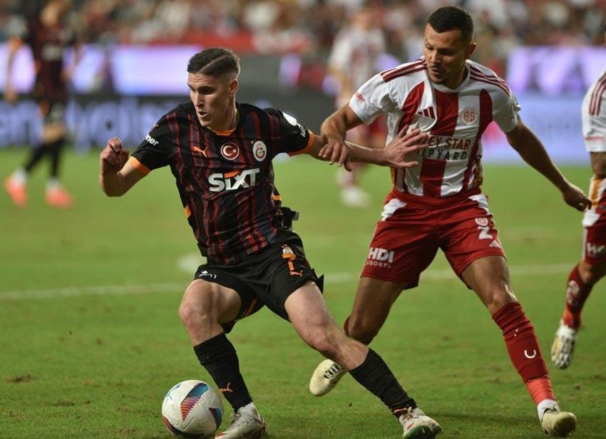 Antalyaspor Galatasaray maçında 3 puanı Icardi ve Osimhen getirdi