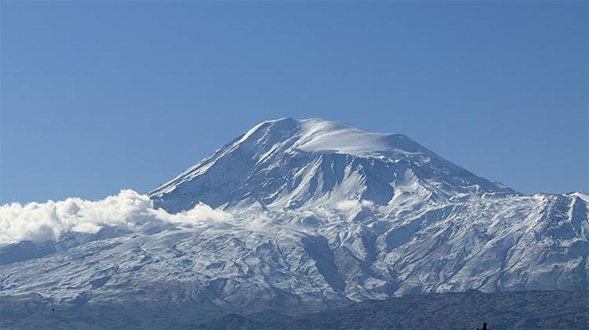 Lapa lapa kar erken bastırdı: İstanbul'un yanı başına kadar dayandı! Meteoroloji'den son dakika uyarısı geldi