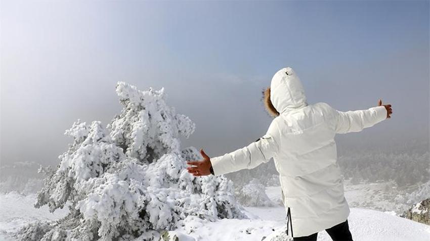 Lapa lapa kar erken bastırdı: İstanbul'un yanı başına kadar dayandı! Meteoroloji'den son dakika uyarısı geldi