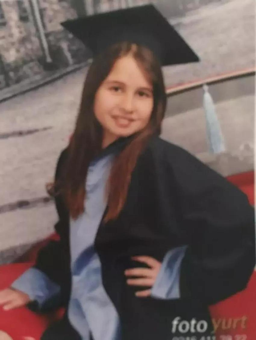 Aleyna Kalaycıoğlu kardeşinin fotoğraflarını paylaşarak sitem etti! 'Ölene dek hakkını arayacağım'