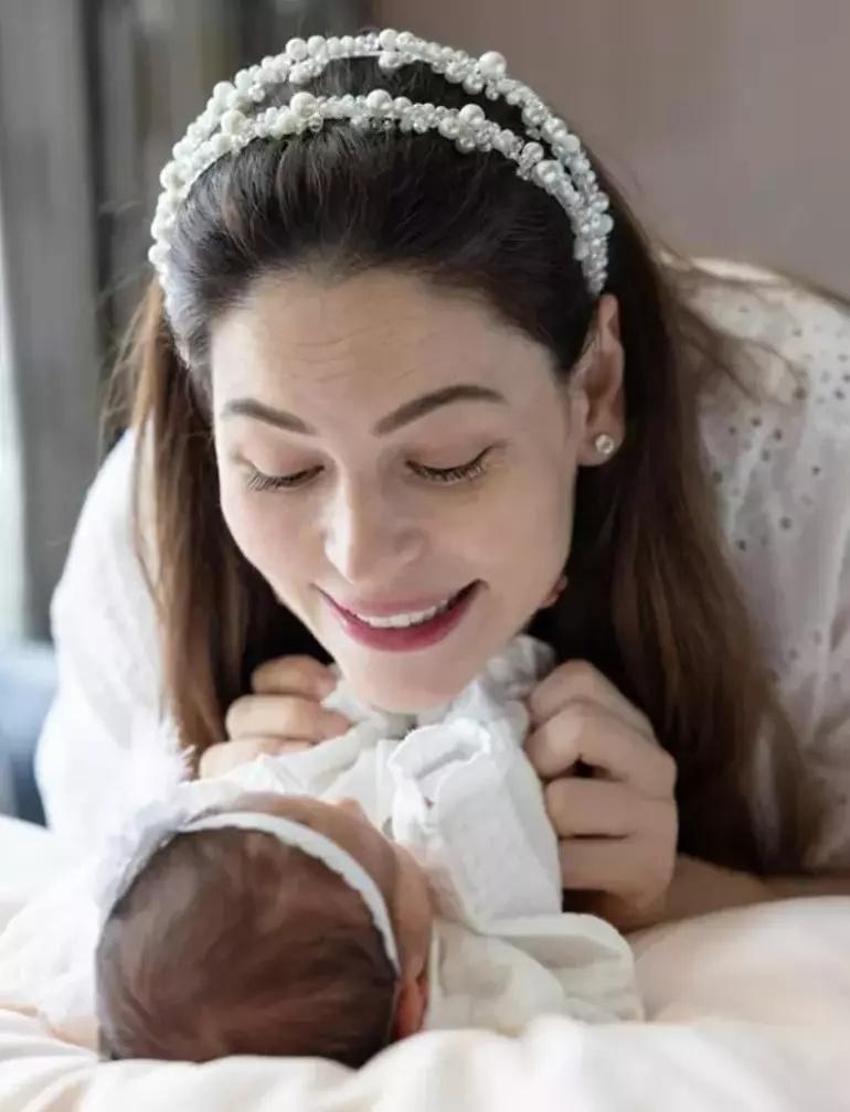 Berk Oktay ve kızının kalpleri ısıtan pozu!