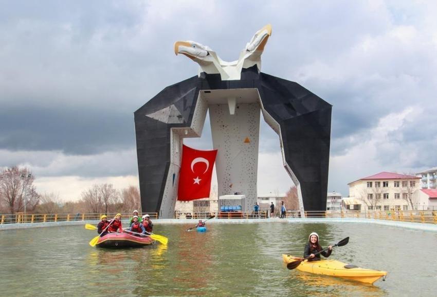 Türkiye'de bir üniversite var ki öğrenci sayısı 50 ilin nüfusundan fazla!
