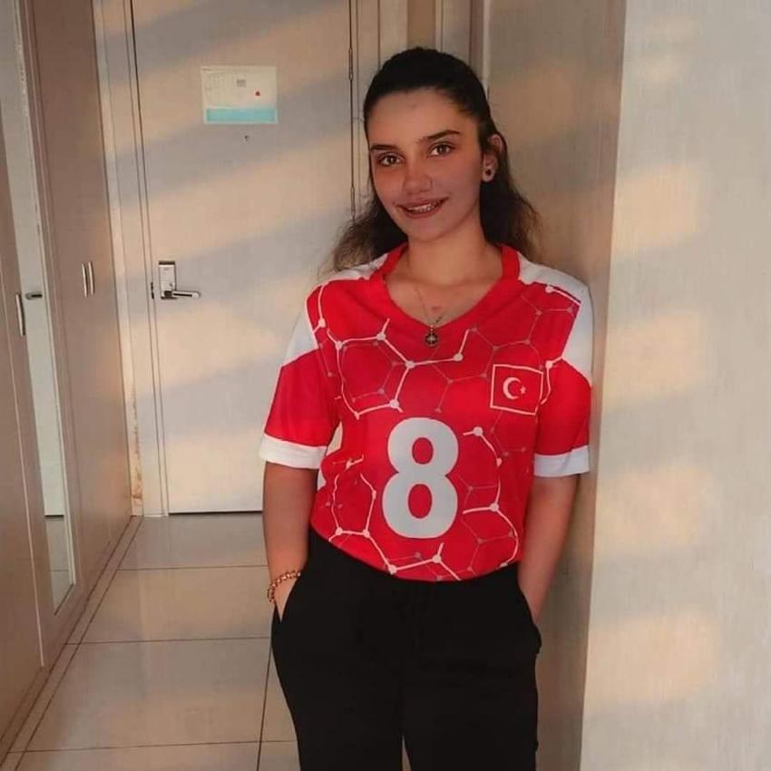 Milli sporcu babası tarafından şiddete uğradı! Hem aracına hem iş yerine saldırdı