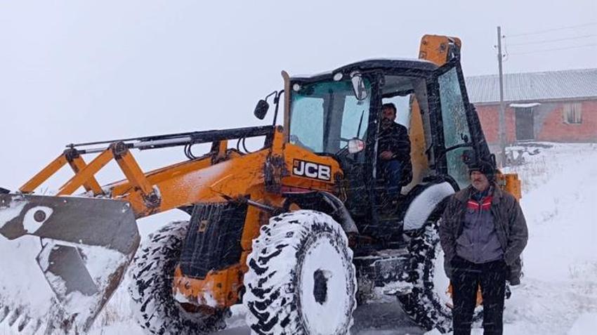 Lapa lapa kar yağışı başladı, her yer beyaza büründü! Onlarca il için yeni uyarı geldi 