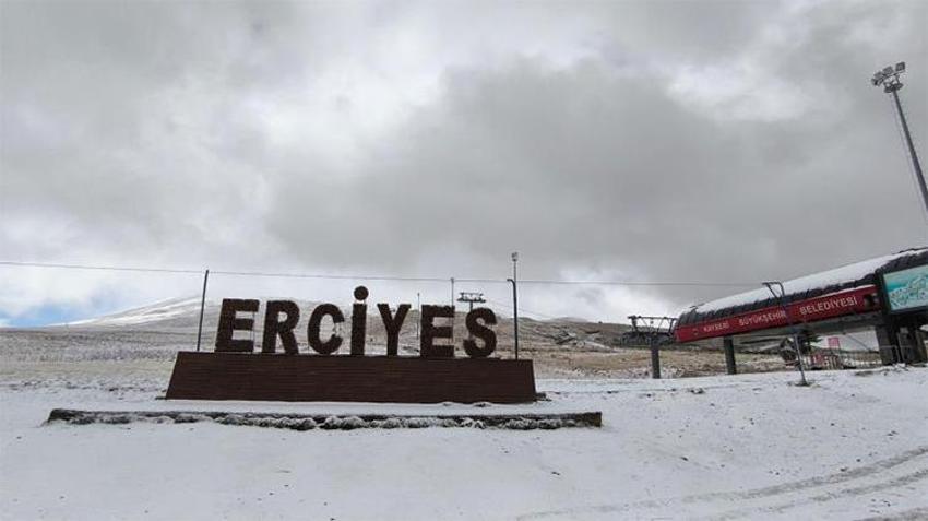 Lapa lapa kar yağışı başladı, her yer beyaza büründü! Onlarca il için yeni uyarı geldi 