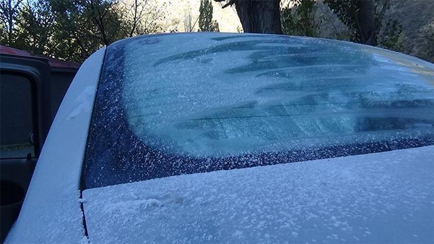 Lapa lapa kar yağışı başladı, her yer beyaza büründü! Onlarca il için yeni uyarı geldi 