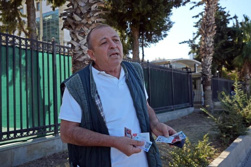 1 adam 5 isim: Doğumunda ismi ve cinsiyeti yanlış yazıldı, kendine dava açtı