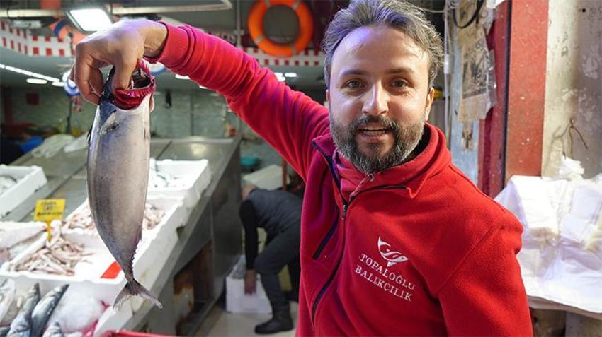 Fırtına dindi, balık fiyatları düştü, tezgahlar şenlendi