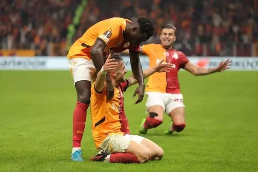 Galatasaray, Elfsborg maçında 11 yıl sonra bir ilke imza attı! Okan Buruk tarihe geçti