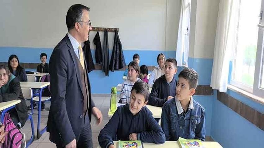 Mesleklerini ortaokul sıralarında belirliyorlar: Pilot uygulama okuluna kız öğrencilerden yoğun ilgi