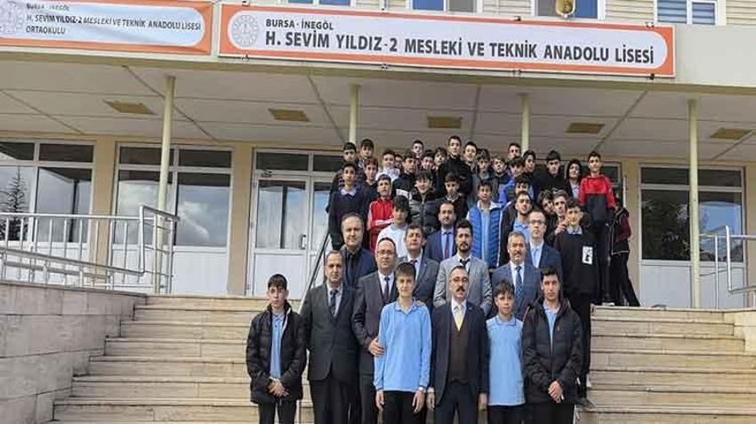 Mesleklerini ortaokul sıralarında belirliyorlar: Pilot uygulama okuluna kız öğrencilerden yoğun ilgi