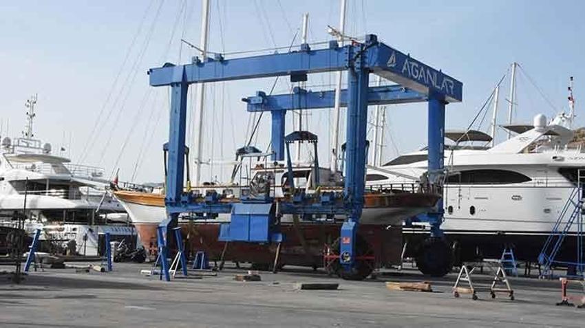 Bodrum'da turizm sezonu bitti: Yüzen oteller bakım için karaya çekiliyor