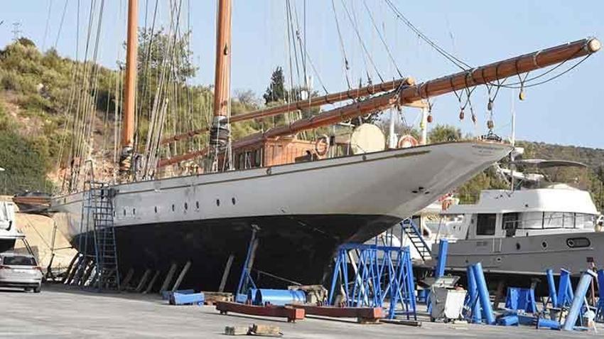 Bodrum'da turizm sezonu bitti: Yüzen oteller bakım için karaya çekiliyor