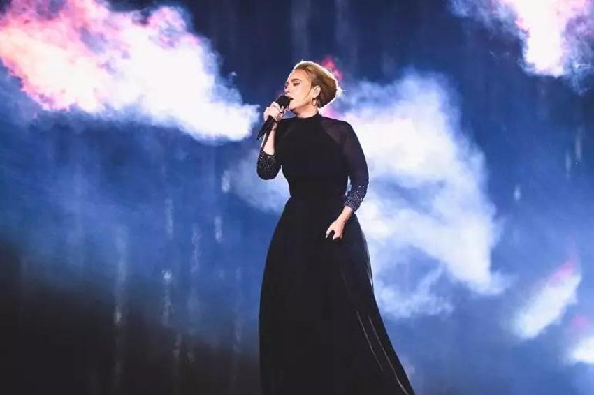 Adele hastalığını açıkladı! 'Kısmen sağır kaldım'