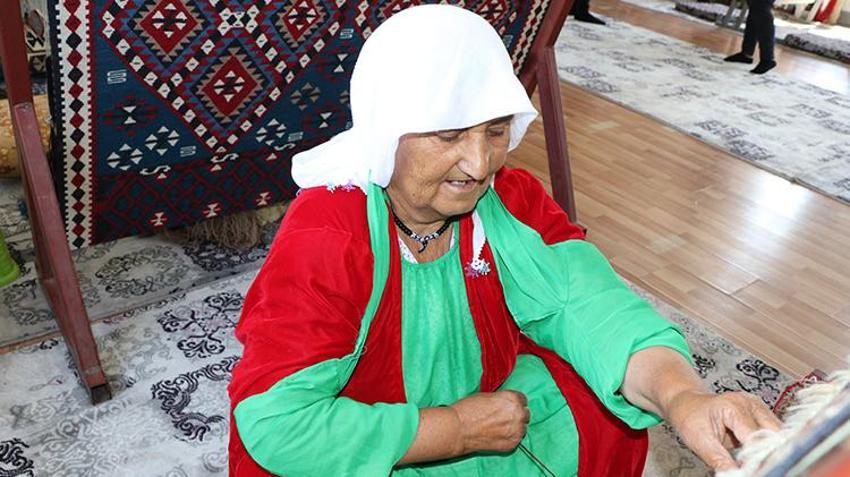 Vanlı kadınlar, kaybolan desenleri yeniden hayata döndürüyor