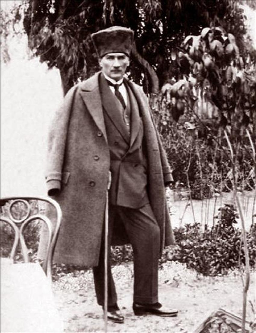 Cumhuriyetimizin 101. yaşı kutlu olsun! 'Türkiye Cumhuriyeti mesut, muvaffak ve muzaffer olacaktır'