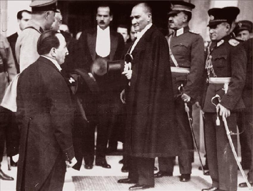 Cumhuriyetimizin 101. yaşı kutlu olsun! 'Türkiye Cumhuriyeti mesut, muvaffak ve muzaffer olacaktır'