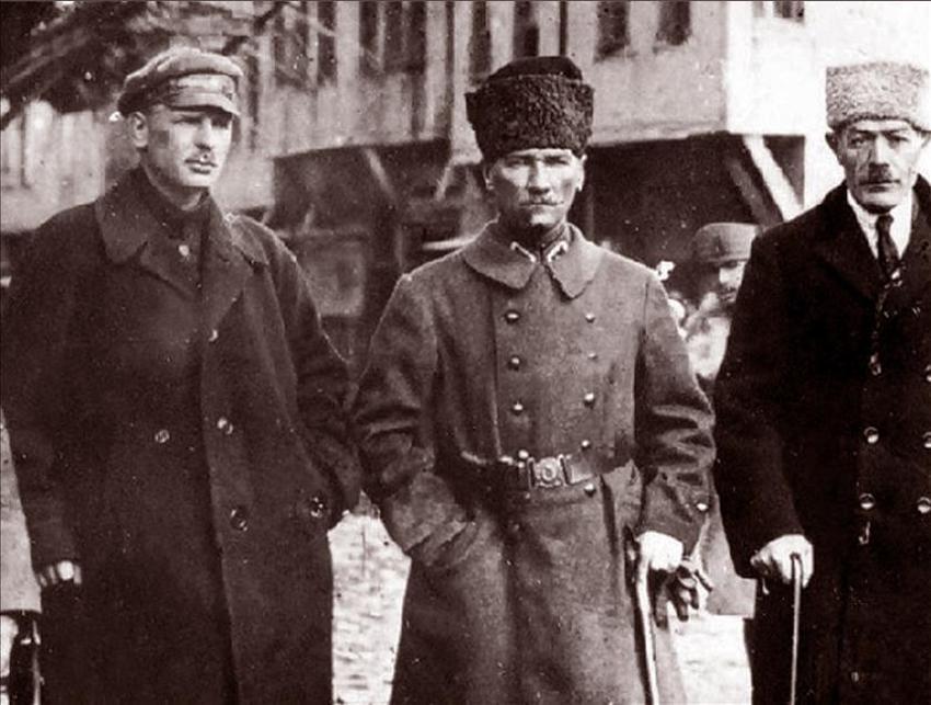 Cumhuriyetimizin 101. yaşı kutlu olsun! 'Türkiye Cumhuriyeti mesut, muvaffak ve muzaffer olacaktır'