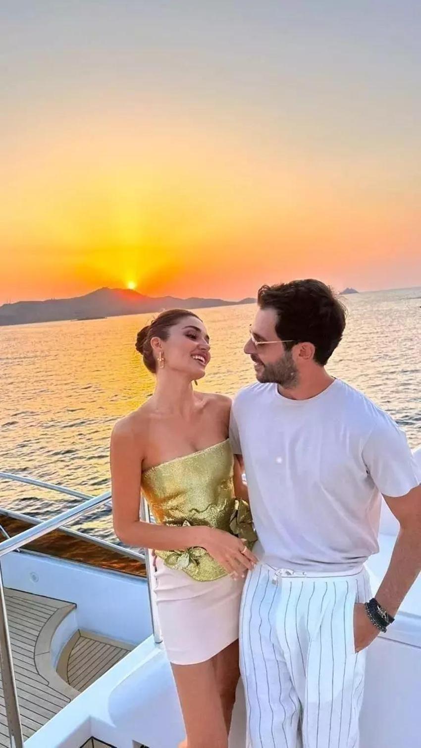 Dedikoduya son verdiler! Hande Erçel ve Hakan Sabancı'dan mutluluk pozu
