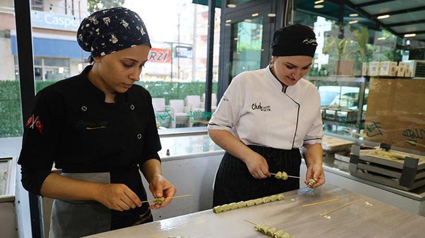 Gaziantep'in 500 yıllık katmeri Adana'da 'çöp şiş' oldu! Yok satıyor