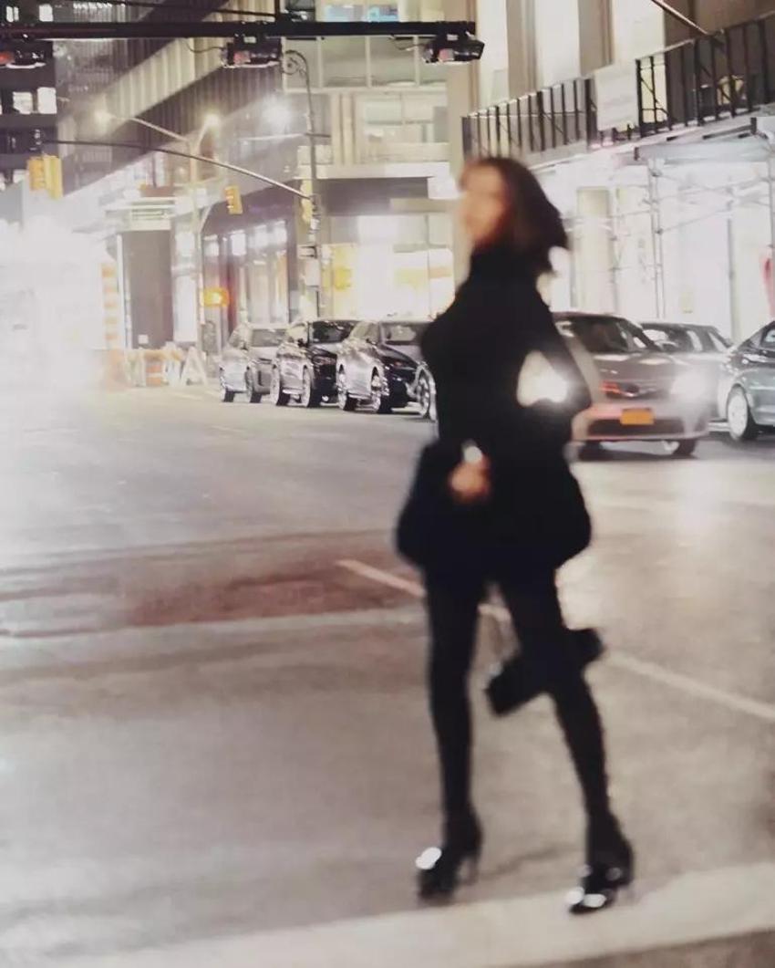 Serenay Sarıkaya'nın gala şıklığı! Göz alıcı tarz...
