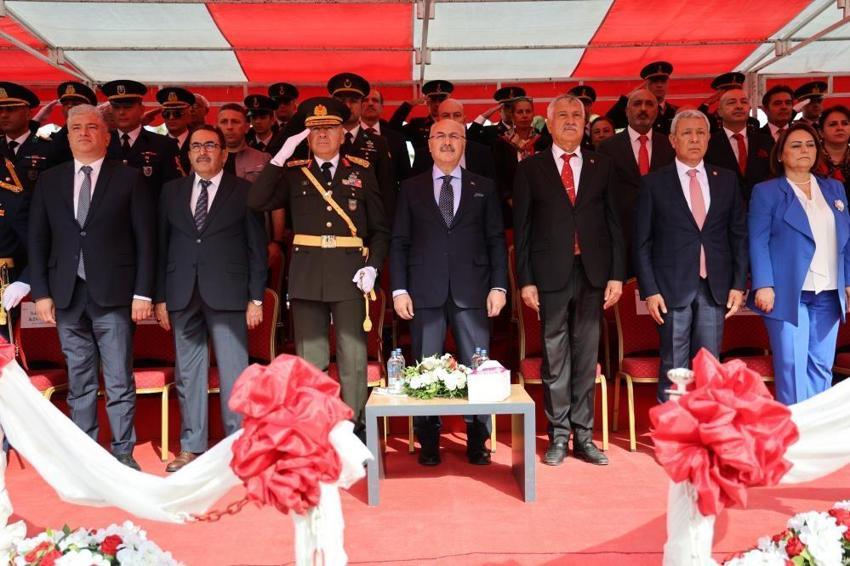 Adana'da Cumhuriyet Bayramı kutlamaları: 101. yıl coşkuyla karşılandı