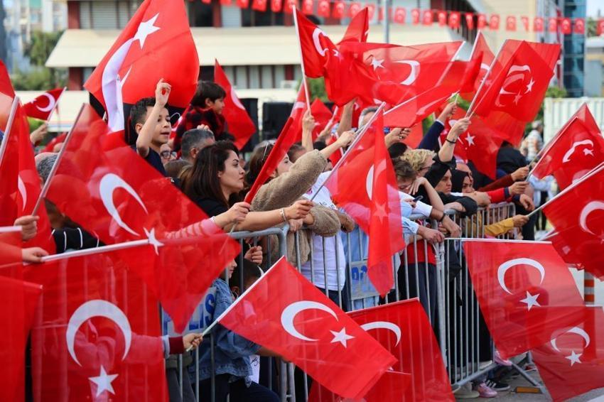 Adana'da Cumhuriyet Bayramı kutlamaları: 101. yıl coşkuyla karşılandı