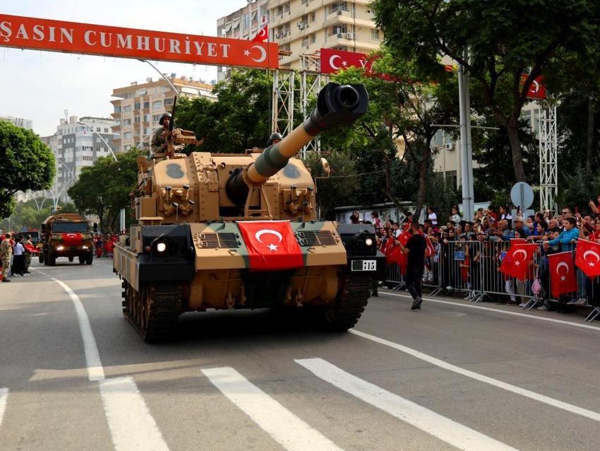 Adana'da Cumhuriyet Bayramı kutlamaları: 101. yıl coşkuyla karşılandı