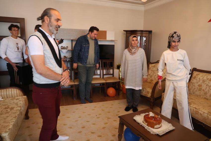 14 yaşındaki Fatma Zehra lösemiyi yendi bir günde 3 bayramı birden yaşadı