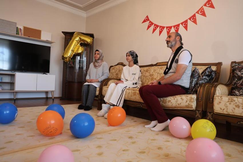 14 yaşındaki Fatma Zehra lösemiyi yendi bir günde 3 bayramı birden yaşadı