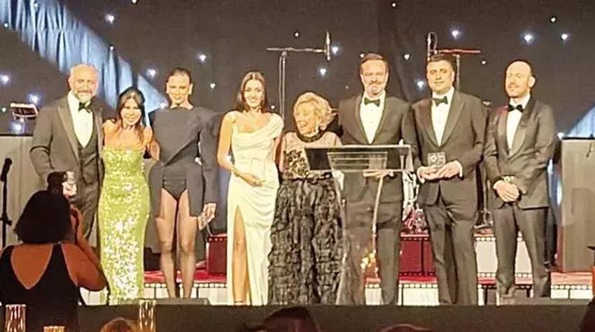 Hande Erçel'in son kombininin fiyatı dudak uçuklatıyor