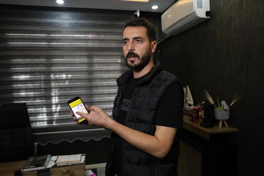 Müşteri gibi girdi, saniyeler içinde çalıp kaçtı: Adana'da ayçiçek yağı hırsızı kamerada