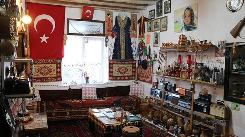 Niğde'de antika tutkunu karı koca 35 şehir şehir gezerek eski eşyaları topladı