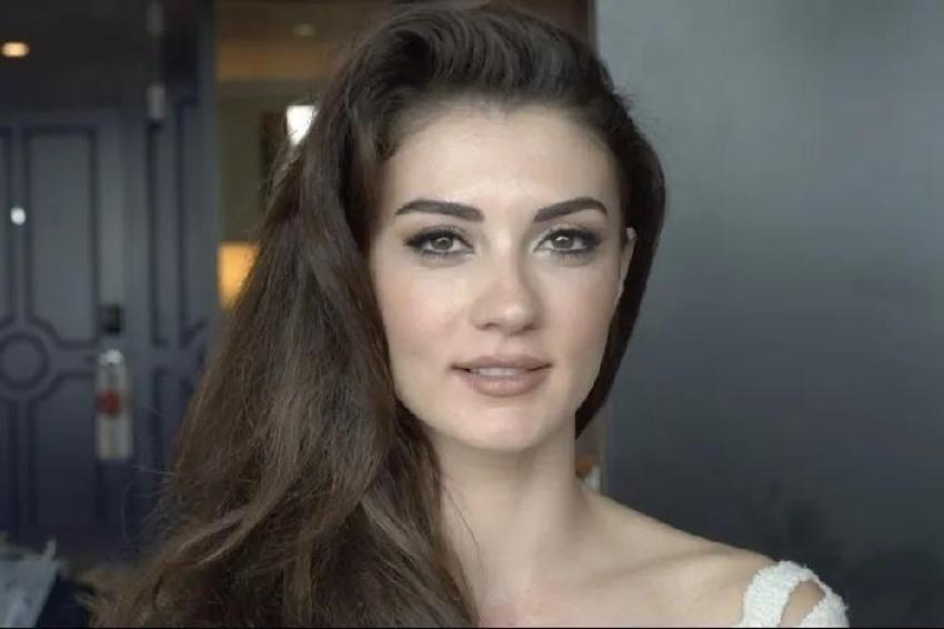 Burcu Özberk'in bayram kombini! Kutlamalara katıldı