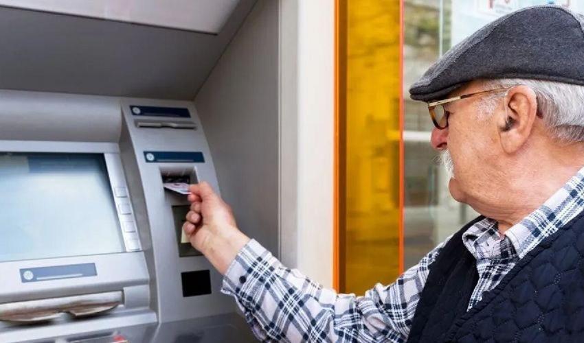 Resmi olarak gündemde: Emeklilik yaşında değişiklik sinyali