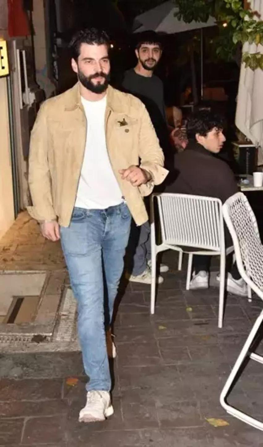 Annesini kaybetmişti! Akın Akınözü'ne annesinin cenazesine katılan Hande Erçel sorusu