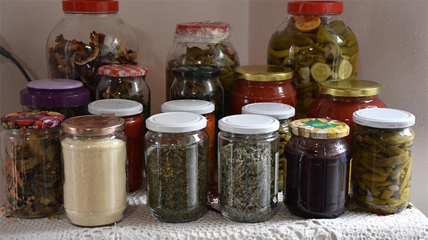 Trabzon'da eğitim alan emekli çift üretime başladı, ek gelir sağlıyorlar