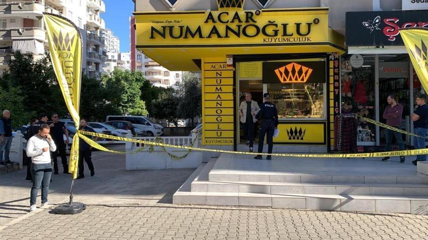 Kuyumcuyu vurup 900 gram altın çaldı, boynundaki dövme kendisini ele verdi